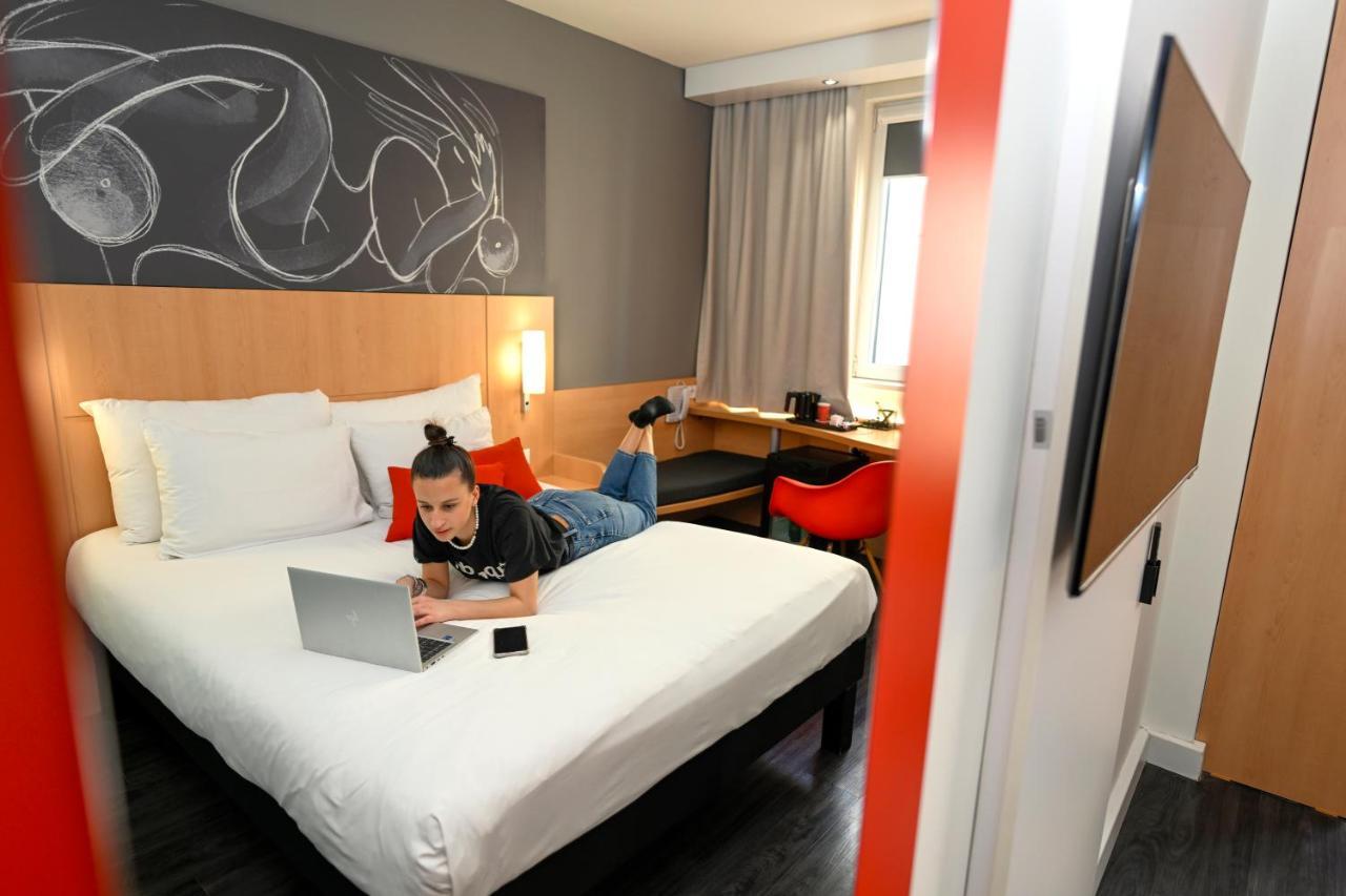 Ibis Center